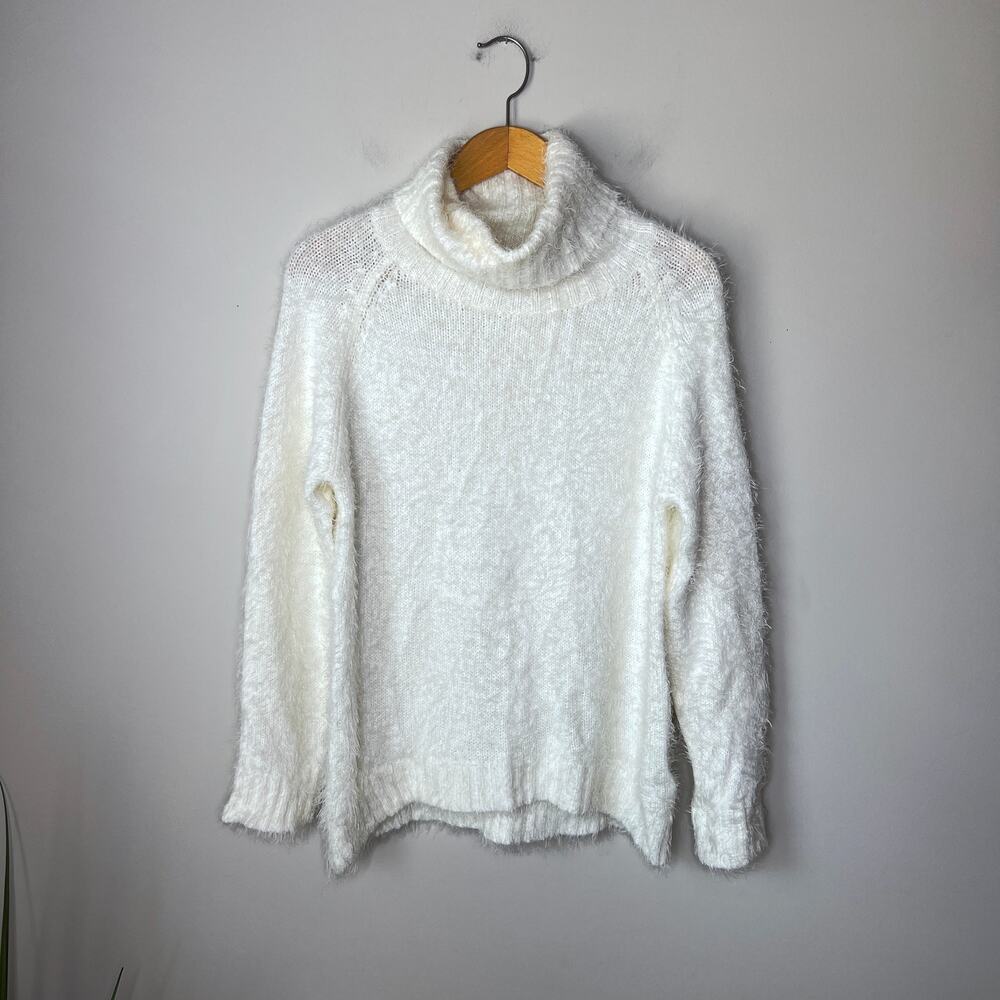Goldie Fuzzy Soft Cream Chenille Turtleneck Sweater Size S/M Winter Cozy Classic